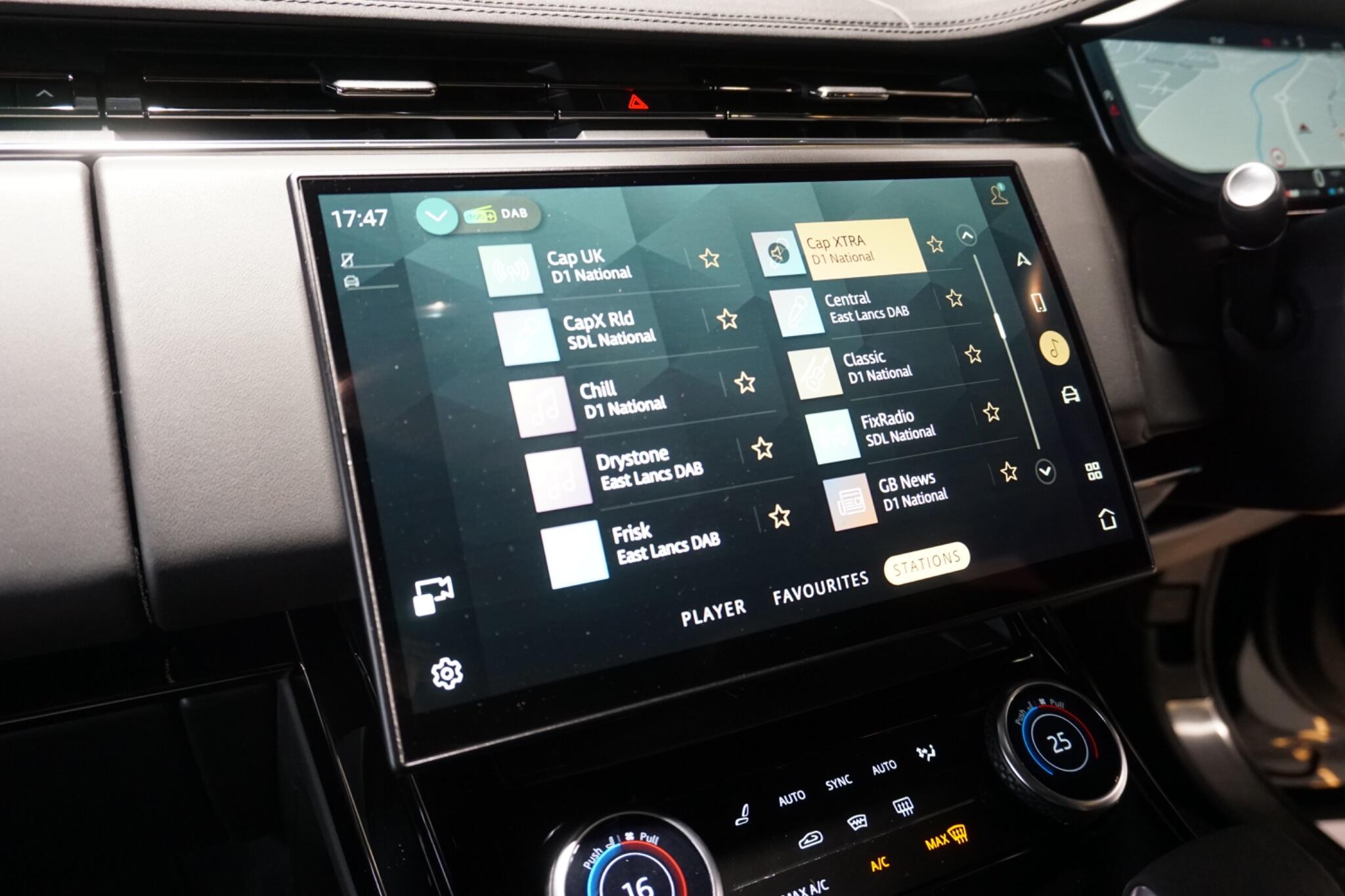 Land Rover Range Rover Sport 3.0 D300 MHEV Dynamic SE SUV 5dr Diesel Auto 4WD Euro 6 (s/s) (300 ps)